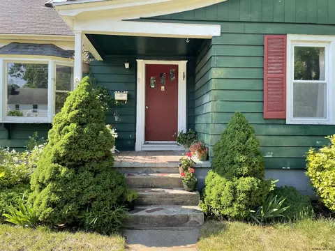 9 Beech St, Corinth, NY 12822 photo 2