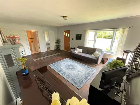 9 Beech St, Corinth, NY 12822 photo 4
