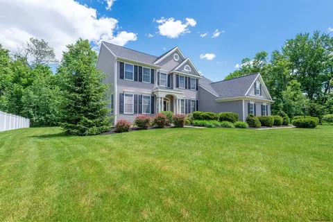 40 Chester Dr, Waterford, NY 12188 photo 2