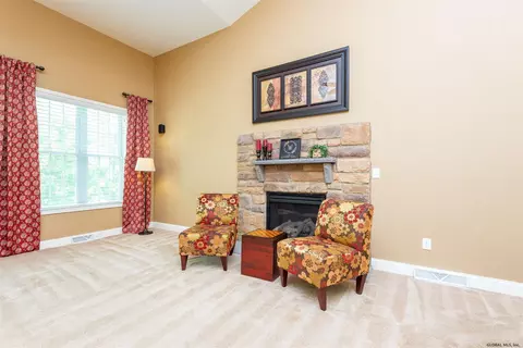 40 Chester Dr, Waterford, NY 12188 photo 18