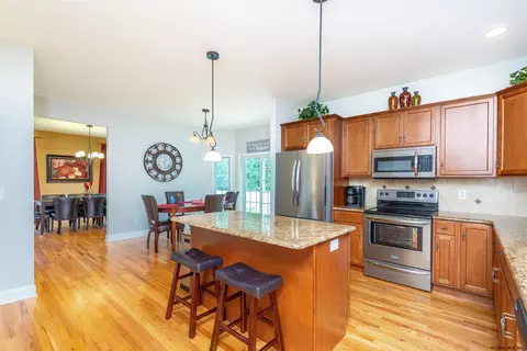 40 Chester Dr, Waterford, NY 12188 photo 8