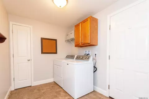 40 Chester Dr, Waterford, NY 12188 photo 19