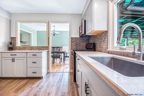25 Pashley Rd, Schenectady, NY 12302 photo 8