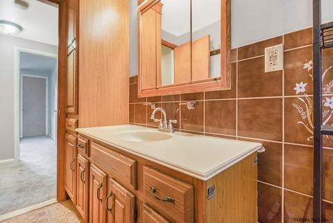 25 Pashley Rd, Schenectady, NY 12302 photo 29