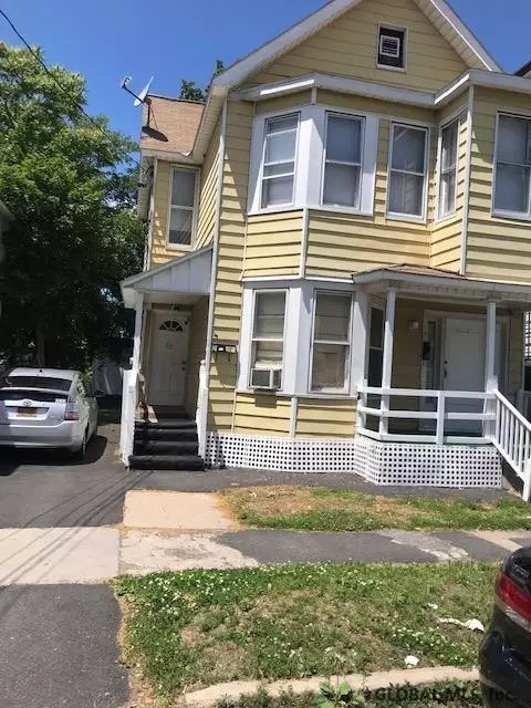 4 Hawk St, Schenectady, NY 12307 photo 1