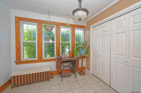 7 Rosa Rd, Schenectady, NY 12308 photo 3