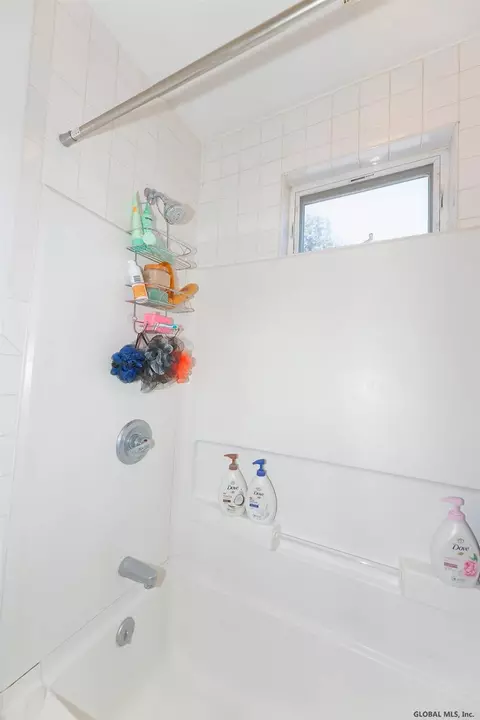 134 Sixth St, Schenectady, NY 12302 photo 9