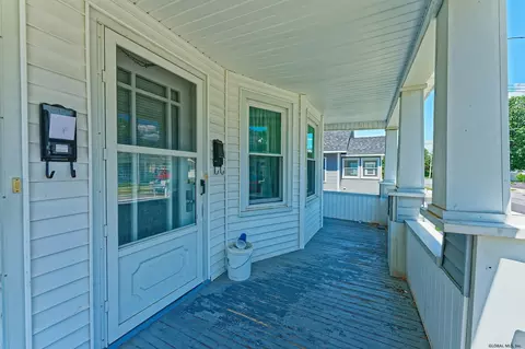 134 Sixth St, Schenectady, NY 12302 photo 4