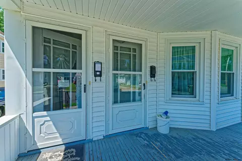 134 Sixth St, Schenectady, NY 12302 photo 3