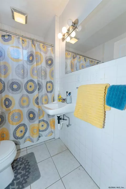 134 Sixth St, Schenectady, NY 12302 photo 8