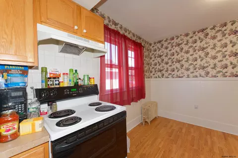 134 Sixth St, Schenectady, NY 12302 photo 6