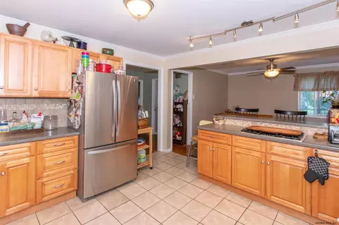 3353 Ralph St, Schenectady, NY 12304 photo 9
