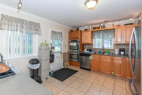 3353 Ralph St, Schenectady, NY 12304 photo 12