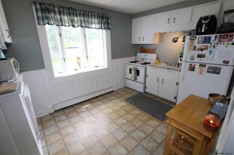 1049 Argo Blvd, Schenectady, NY 12303 photo 6