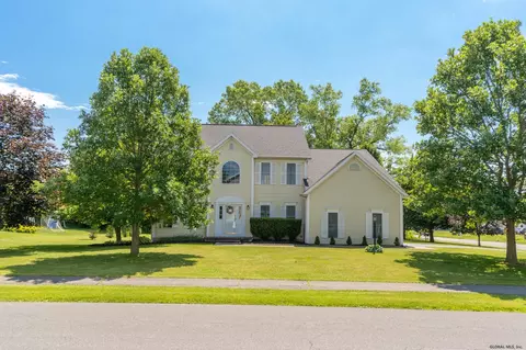 128 Hasgate Dr, Delmar, NY 12054 photo 2