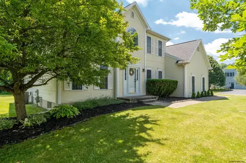 128 Hasgate Dr, Delmar, NY 12054 photo 4