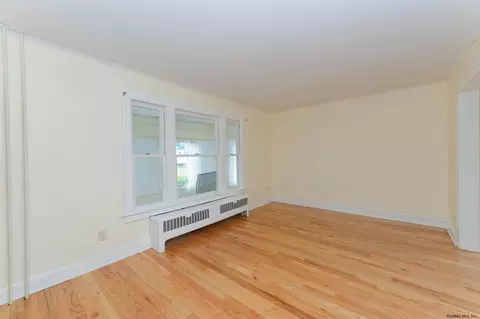 1071 Keyes Ave, Schenectady, NY 12309 photo 13