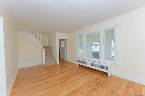 1071 Keyes Ave, Schenectady, NY 12309 photo 11