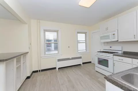 1071 Keyes Ave, Schenectady, NY 12309 photo 17