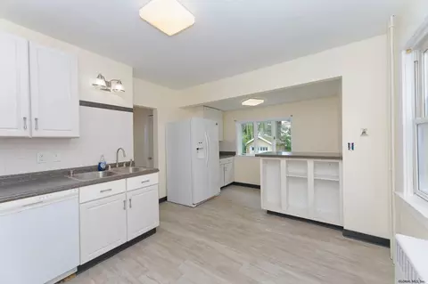 1071 Keyes Ave, Schenectady, NY 12309 photo 19