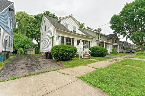 1071 Keyes Ave, Schenectady, NY 12309 photo 3