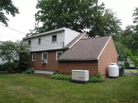 12 Keator Dr, Schenectady, NY 12306 photo 3