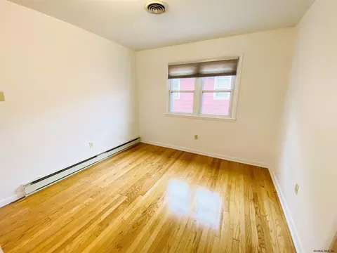 46 Ormond St, Albany, NY 12203 photo 9
