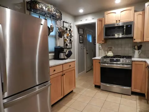 1078 Roberta Rd, Schenectady, NY 12303 photo 15