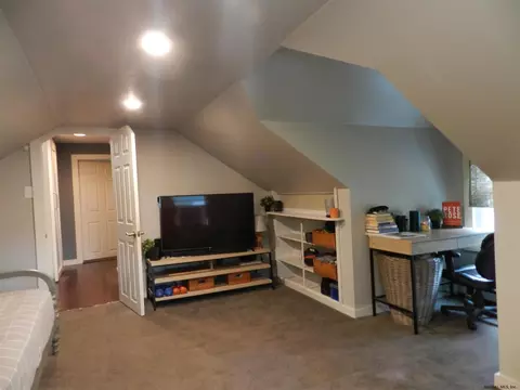 1078 Roberta Rd, Schenectady, NY 12303 photo 24
