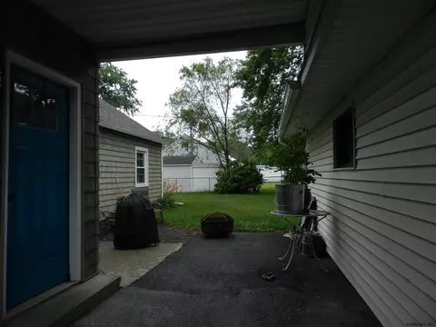 1078 Roberta Rd, Schenectady, NY 12303 photo 37
