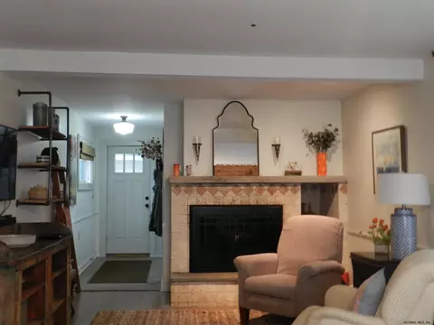 1078 Roberta Rd, Schenectady, NY 12303 photo 18