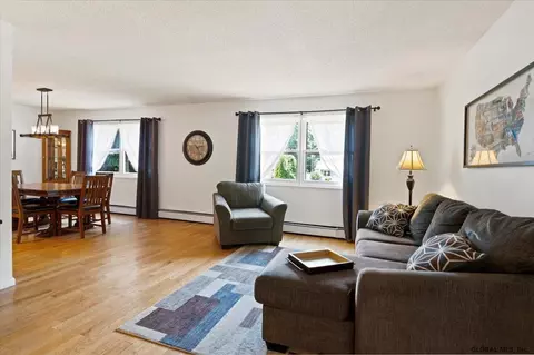 8 Castleberry Dr, Gansevoort, NY 12831 photo 5