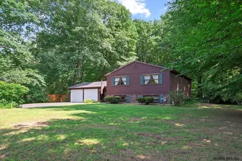 8 Castleberry Dr, Gansevoort, NY 12831 photo 38
