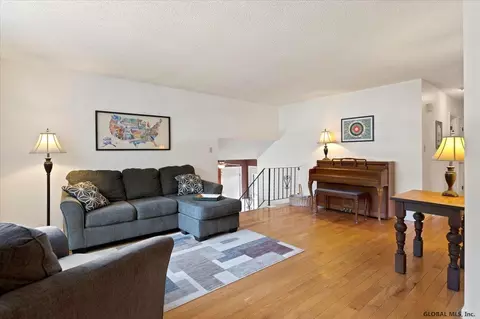 8 Castleberry Dr, Gansevoort, NY 12831 photo 4