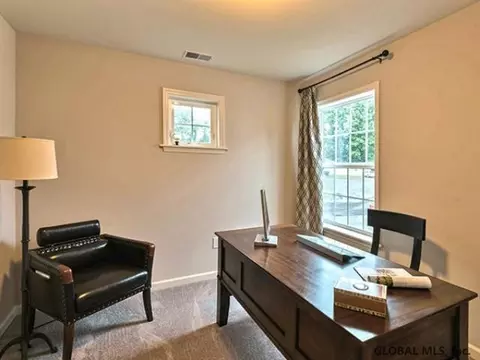 702 Grayson Pl, Schenectady, NY 12302 photo 10
