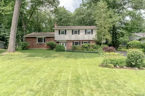106 Mohawk Dr, Schenectady, NY 12303 photo 5