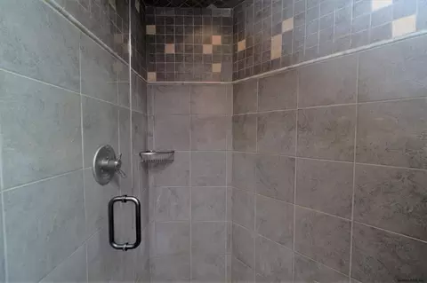 106 Mohawk Dr, Schenectady, NY 12303 photo 66