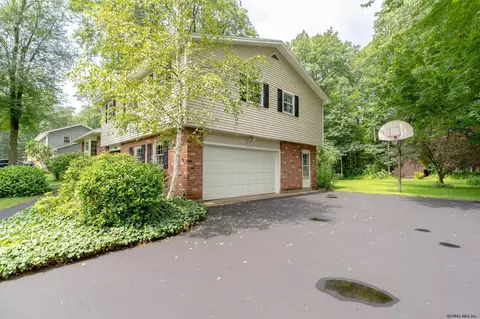 106 Mohawk Dr, Schenectady, NY 12303 photo 68