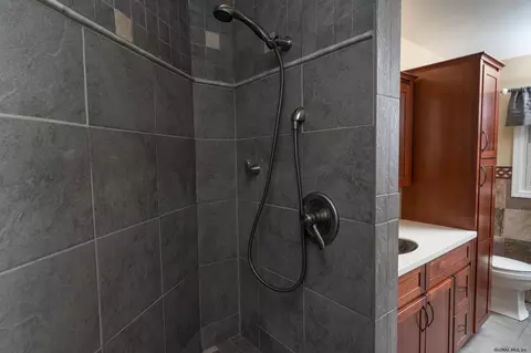 106 Mohawk Dr, Schenectady, NY 12303 photo 67