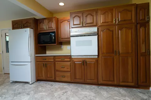 106 Mohawk Dr, Schenectady, NY 12303 photo 29