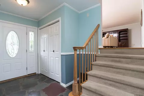 106 Mohawk Dr, Schenectady, NY 12303 photo 12