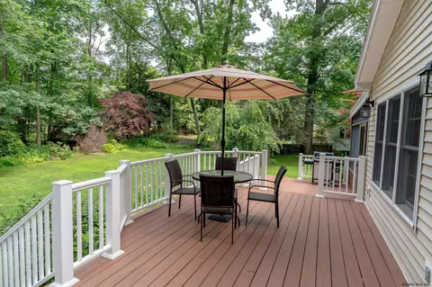 106 Mohawk Dr, Schenectady, NY 12303 photo 75