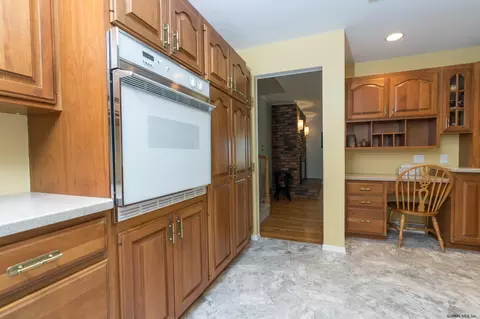 106 Mohawk Dr, Schenectady, NY 12303 photo 38