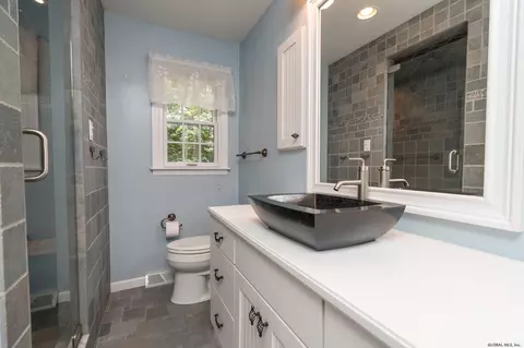106 Mohawk Dr, Schenectady, NY 12303 photo 46
