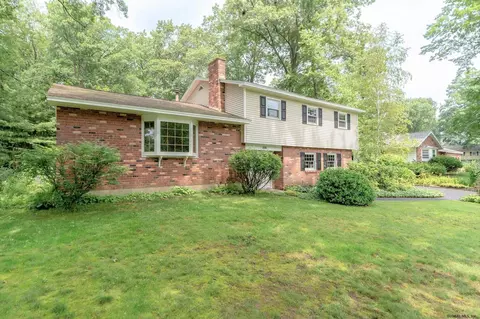 106 Mohawk Dr, Schenectady, NY 12303 photo 8