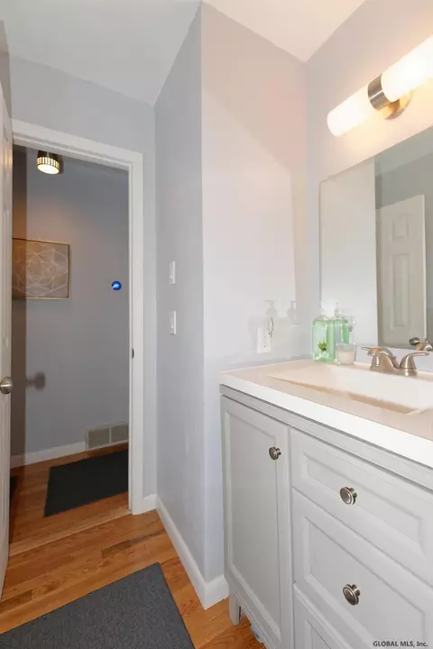 263 Ray Ave, Schenectady, NY 12304 photo 16