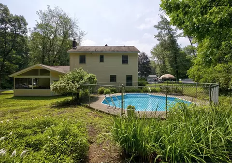 3 Raspberry Dr, Malta, NY 12020 photo 5