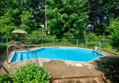 3 Raspberry Dr, Malta, NY 12020 photo 4