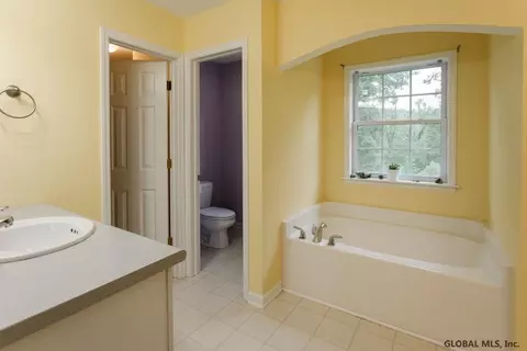 5 Brookhaven Ln, Glenmont, NY 12077 photo 34