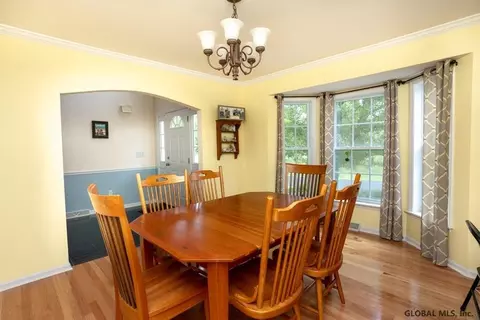 5 Brookhaven Ln, Glenmont, NY 12077 photo 8